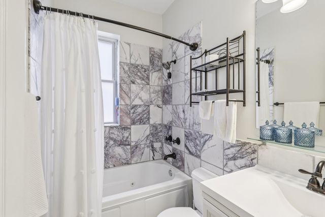 1712 N Washtenaw Avenue 2F, Chicago, IL 60647