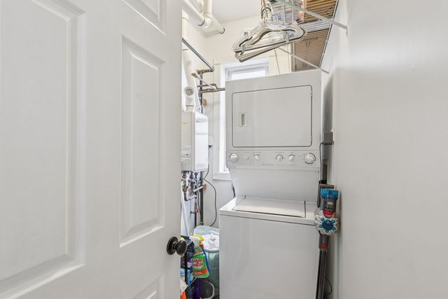 1712 N Washtenaw Avenue 2F, Chicago, IL 60647