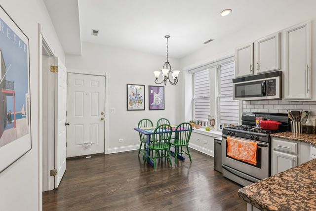 1712 N Washtenaw Avenue 2F, Chicago, IL 60647