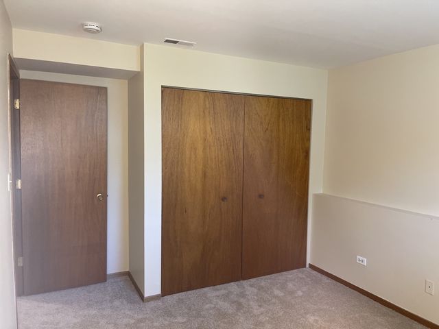 352 College Street, Crystal Lake, IL 60014