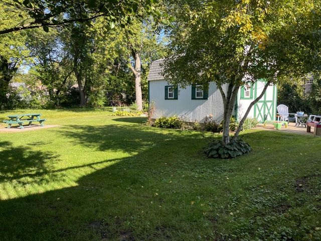 352 College Street, Crystal Lake, IL 60014