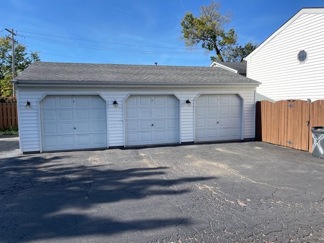 352 College Street, Crystal Lake, IL 60014