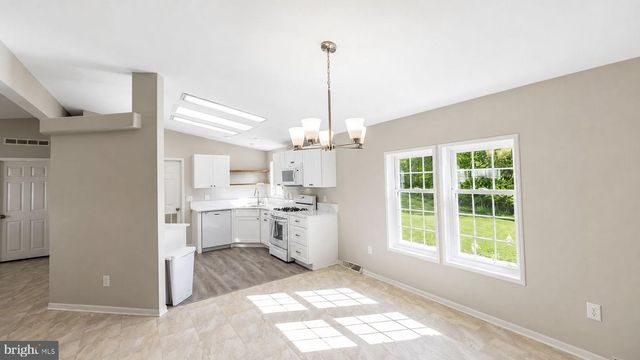 201 VILLAGE WAY, Royersford, PA 19468