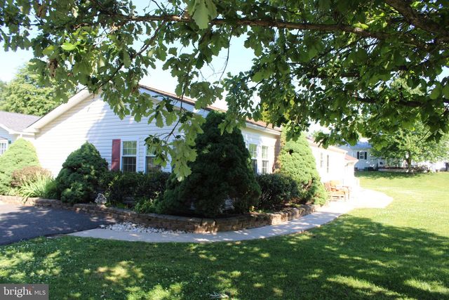 201 VILLAGE WAY, Royersford, PA 19468