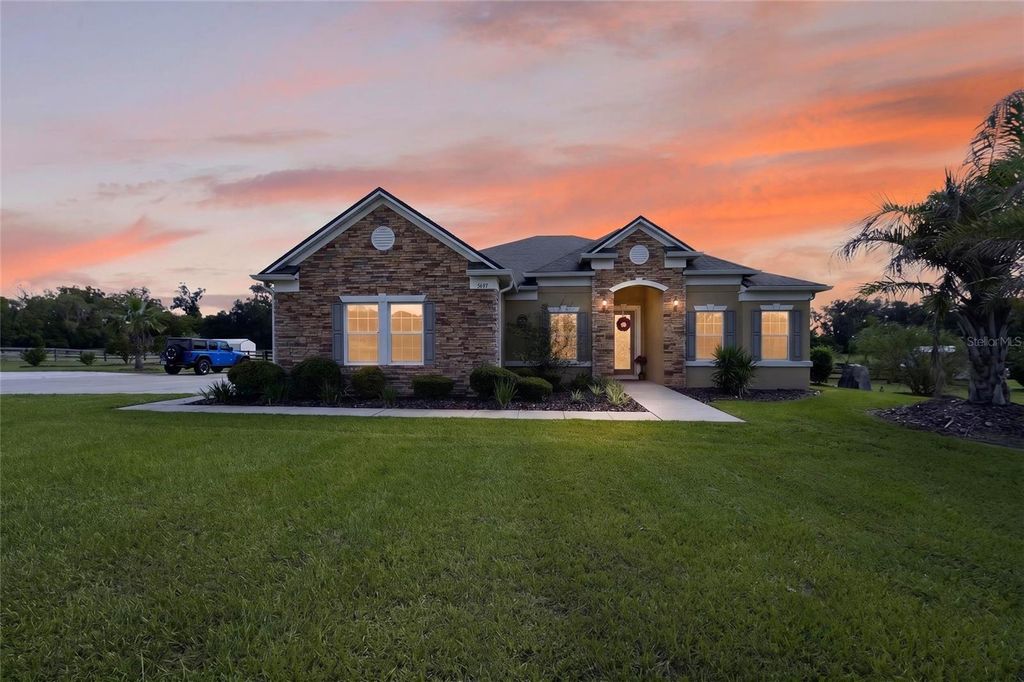 Image 2 of property listing at 5697 SW 215TH TERRACE, Newberry, FL 32669
