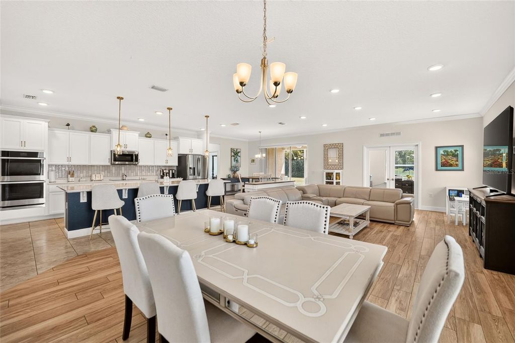 Image 15 of property listing at 5697 SW 215TH TERRACE, Newberry, FL 32669
