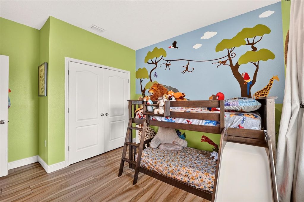 Image 31 of property listing at 5697 SW 215TH TERRACE, Newberry, FL 32669