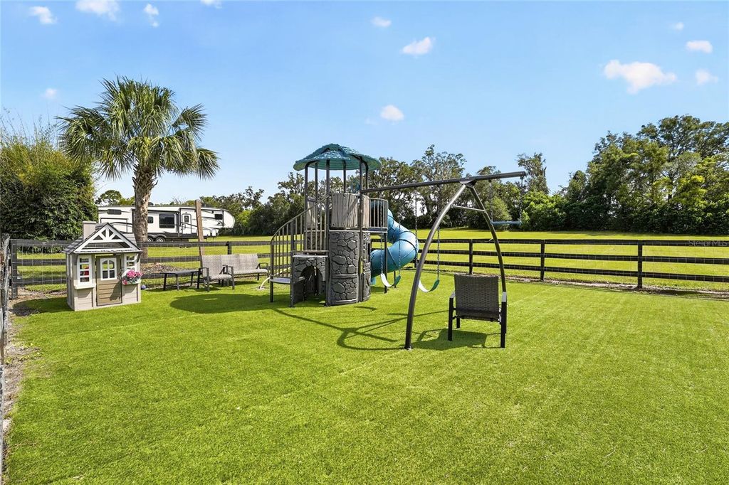 Image 42 of property listing at 5697 SW 215TH TERRACE, Newberry, FL 32669