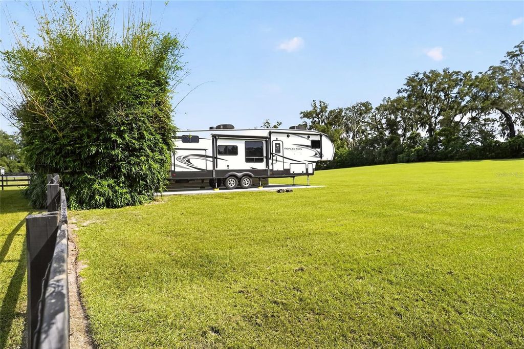 Image 46 of property listing at 5697 SW 215TH TERRACE, Newberry, FL 32669