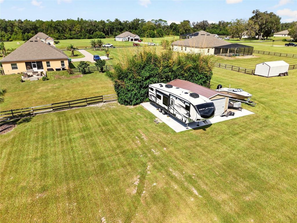 Image 48 of property listing at 5697 SW 215TH TERRACE, Newberry, FL 32669
