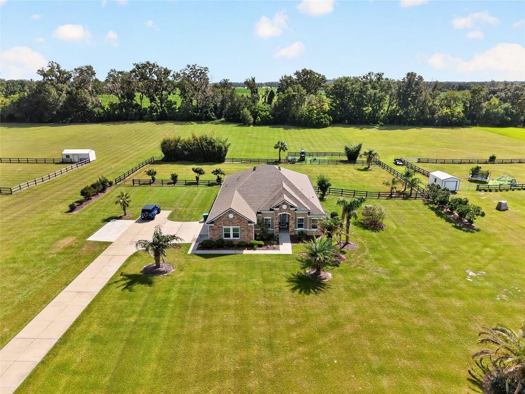 Image 52 of property listing at 5697 SW 215TH TERRACE, Newberry, FL 32669