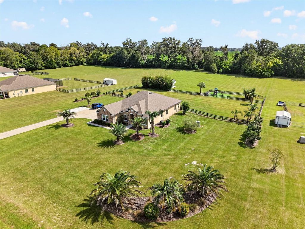Image 53 of property listing at 5697 SW 215TH TERRACE, Newberry, FL 32669