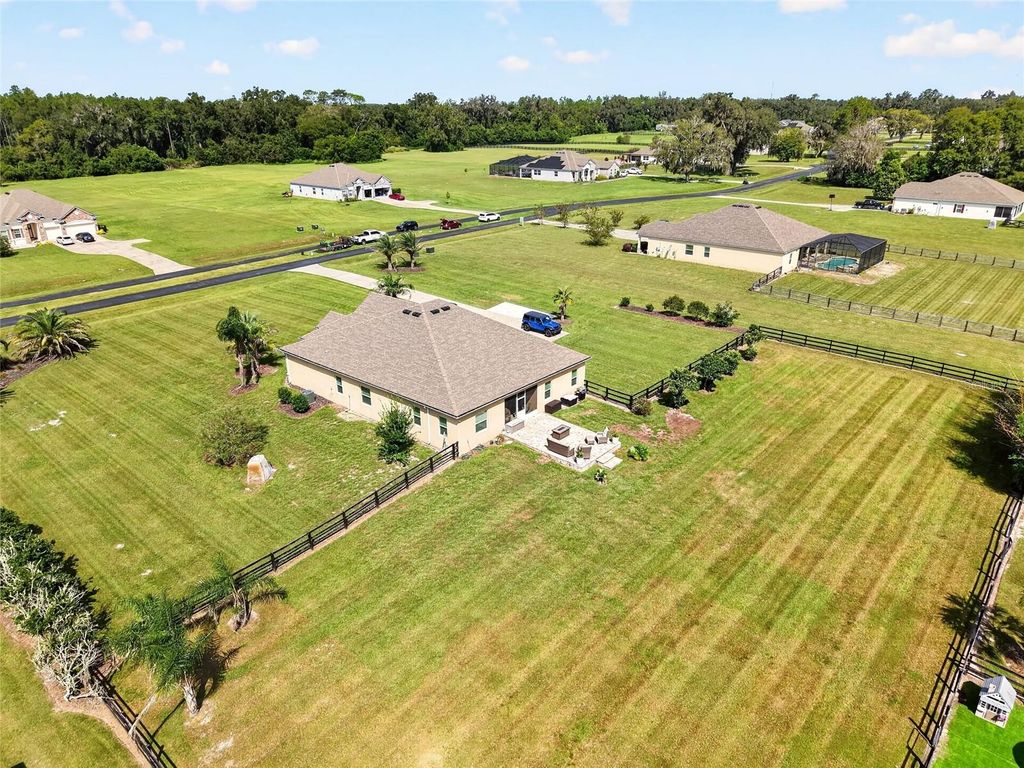 Image 56 of property listing at 5697 SW 215TH TERRACE, Newberry, FL 32669