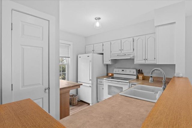 433 Westview Circle, Williston, VT 05495