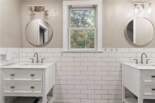 1785 Division Road, East Greenwich, RI 02818