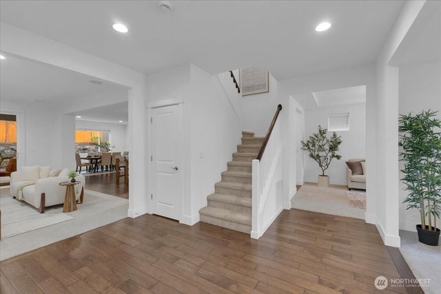 20704 2nd Avenue W, Lynnwood, WA 98036