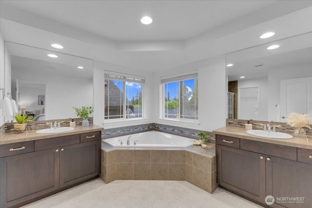 20704 2nd Avenue W, Lynnwood, WA 98036