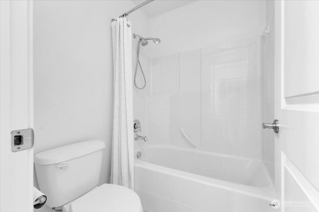 20704 2nd Avenue W, Lynnwood, WA 98036