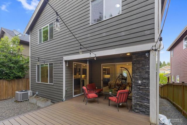 20704 2nd Avenue W, Lynnwood, WA 98036