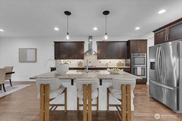 20704 2nd Avenue W, Lynnwood, WA 98036