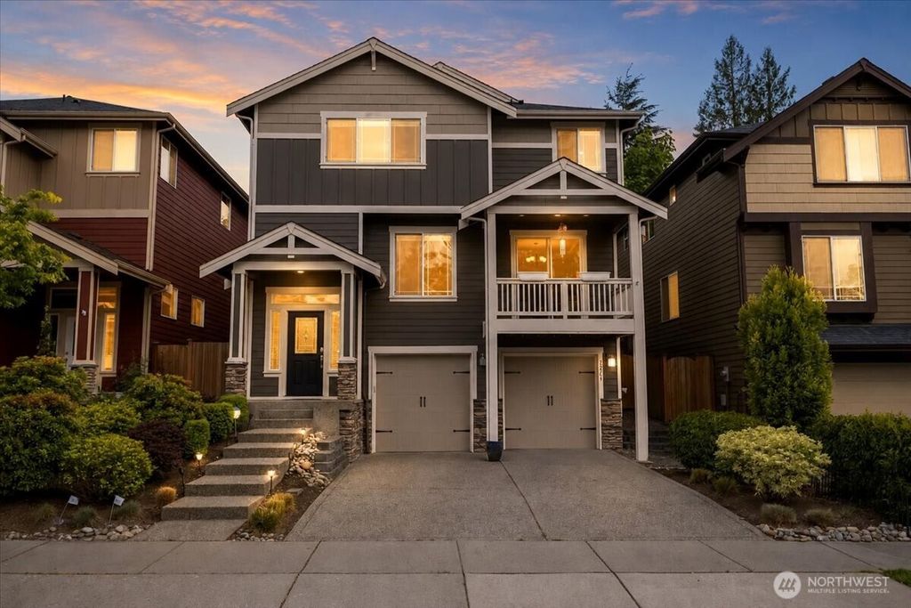 20704 2nd Avenue W, Lynnwood, WA 98036