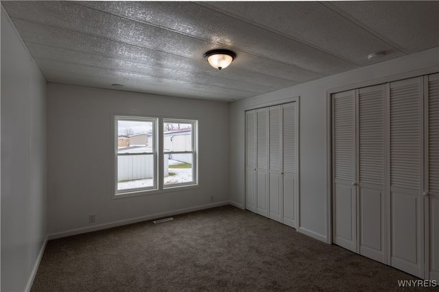 50 South Roxbury Drive, Hamburg, NY 14075