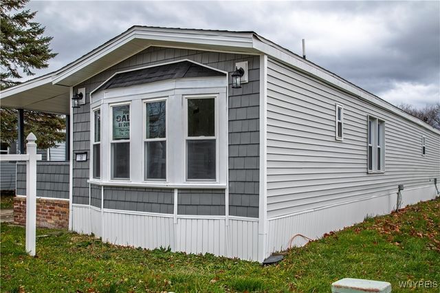 50 South Roxbury Drive, Hamburg, NY 14075