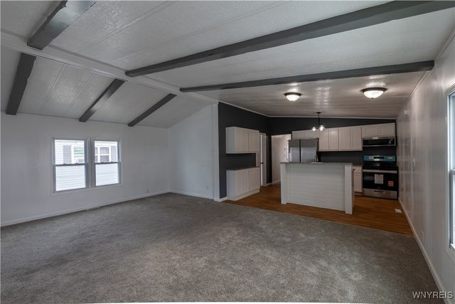 50 South Roxbury Drive, Hamburg, NY 14075