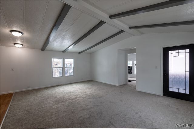 50 South Roxbury Drive, Hamburg, NY 14075