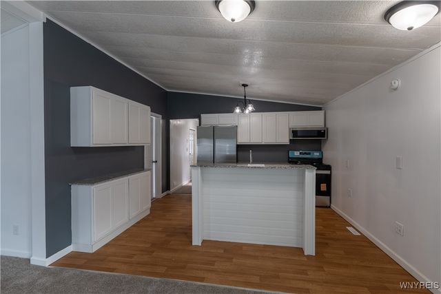 50 South Roxbury Drive, Hamburg, NY 14075