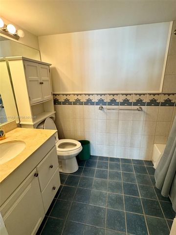 600 NE 36th Street 609, Miami, FL 33137