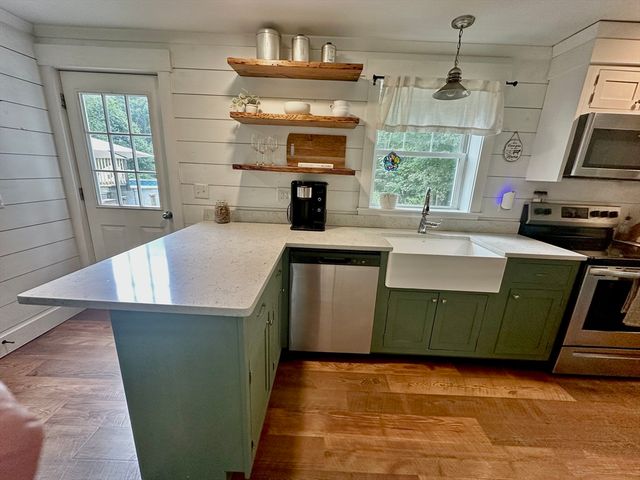 180 Bald Mountain Rd, Bernardston, MA 01337