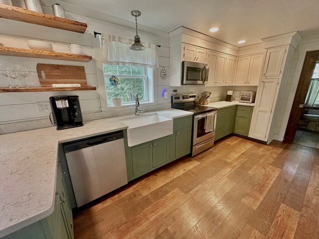 180 Bald Mountain Rd, Bernardston, MA 01337