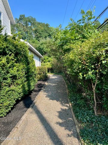 847 Maple Hill Road, Castleton-on-hudson, NY 12033