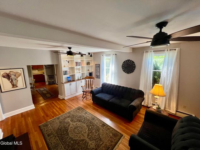 847 Maple Hill Road, Castleton-on-hudson, NY 12033