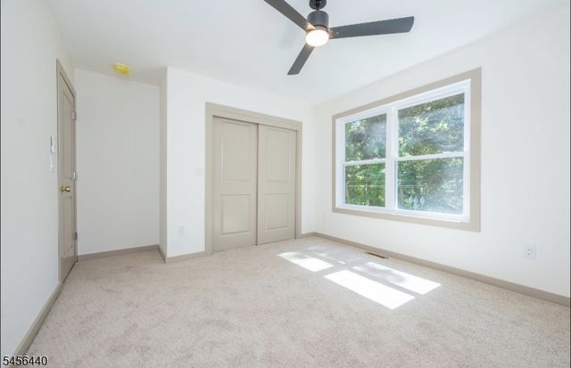 33 Orchard Dr, Vernon Twp., NJ 07462