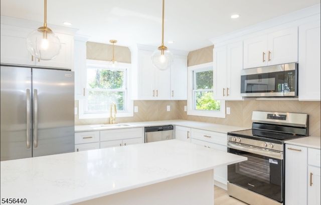 33 Orchard Dr, Vernon Twp., NJ 07462