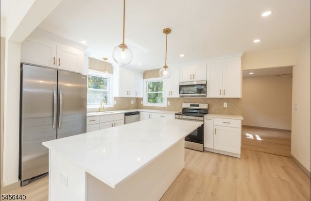 33 Orchard Dr, Vernon Twp., NJ 07462