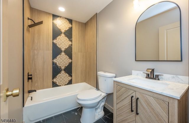 33 Orchard Dr, Vernon Twp., NJ 07462