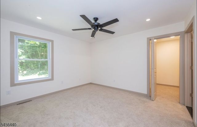33 Orchard Dr, Vernon Twp., NJ 07462