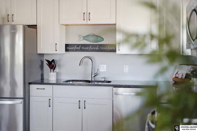 762 W Lakeshore Drive, Lincoln, NE 68528