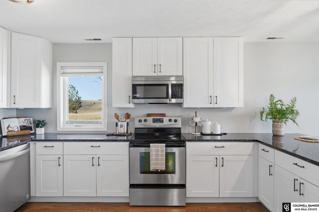 762 W Lakeshore Drive, Lincoln, NE 68528