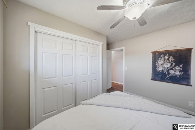 762 W Lakeshore Drive, Lincoln, NE 68528