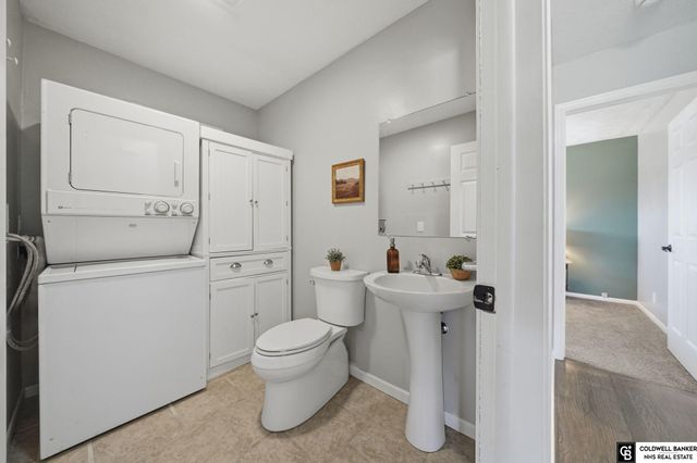 762 W Lakeshore Drive, Lincoln, NE 68528