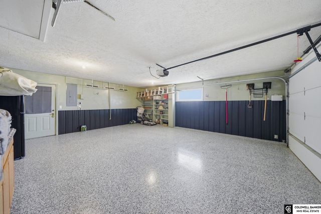 762 W Lakeshore Drive, Lincoln, NE 68528