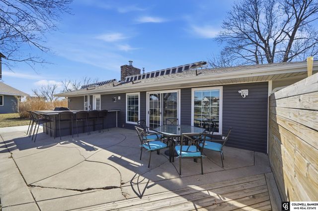 762 W Lakeshore Drive, Lincoln, NE 68528