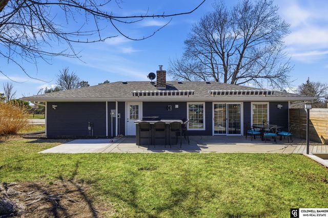 762 W Lakeshore Drive, Lincoln, NE 68528