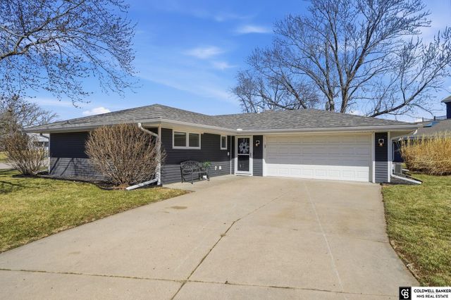 762 W Lakeshore Drive, Lincoln, NE 68528