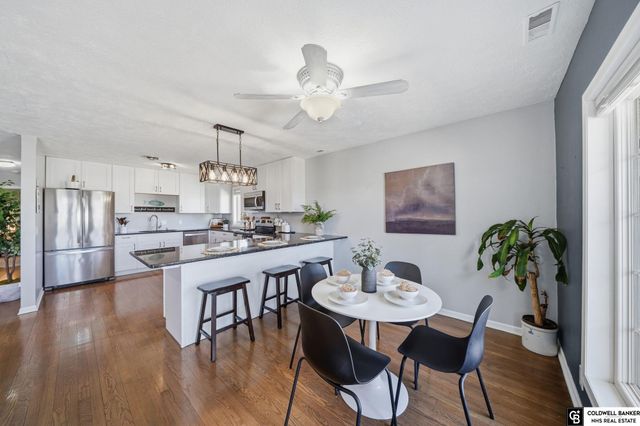 762 W Lakeshore Drive, Lincoln, NE 68528