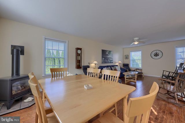 575 RED RUN RD, East Earl, PA 17519